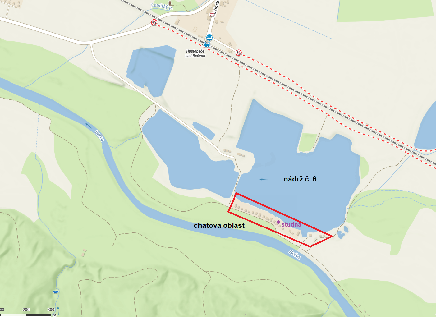 Mapa s vyznačenou chatovou oblastí a studnou, kde byly zaznamenány 